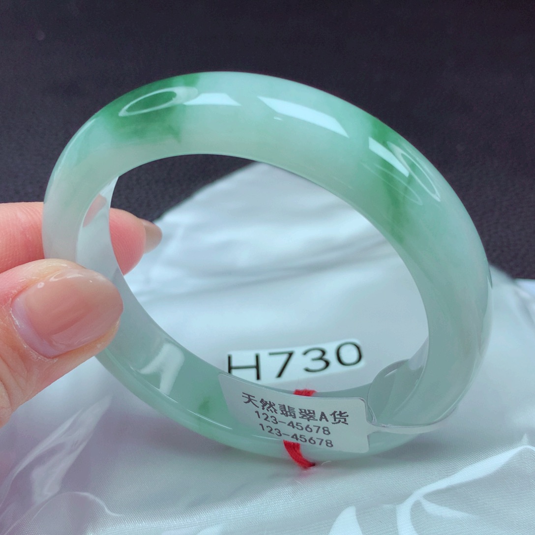 翡翠手镯未镶嵌手镯88