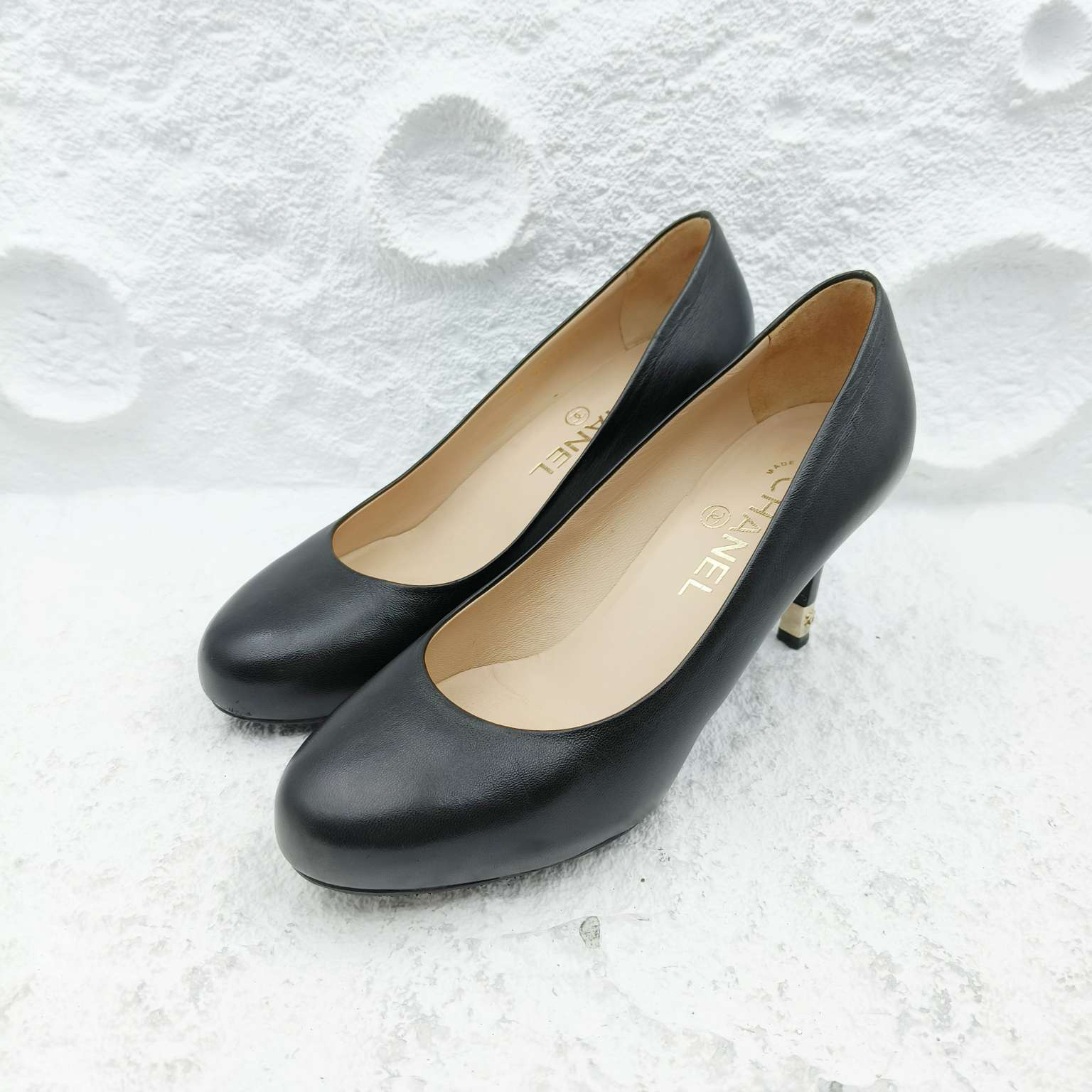 99新 Chanel/香奈儿 36码/黑色金跟高跟鞋/非全新