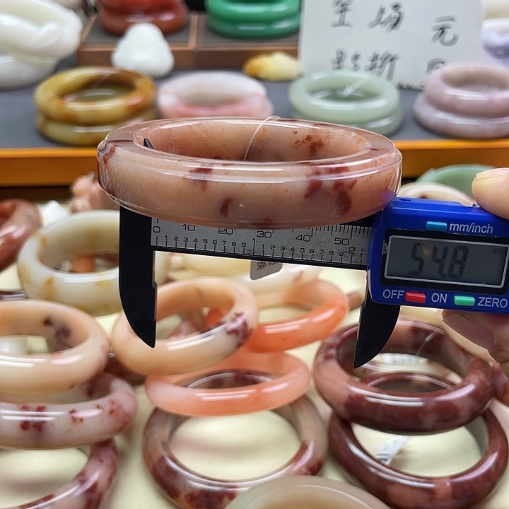 未镶嵌手镯石英质玉