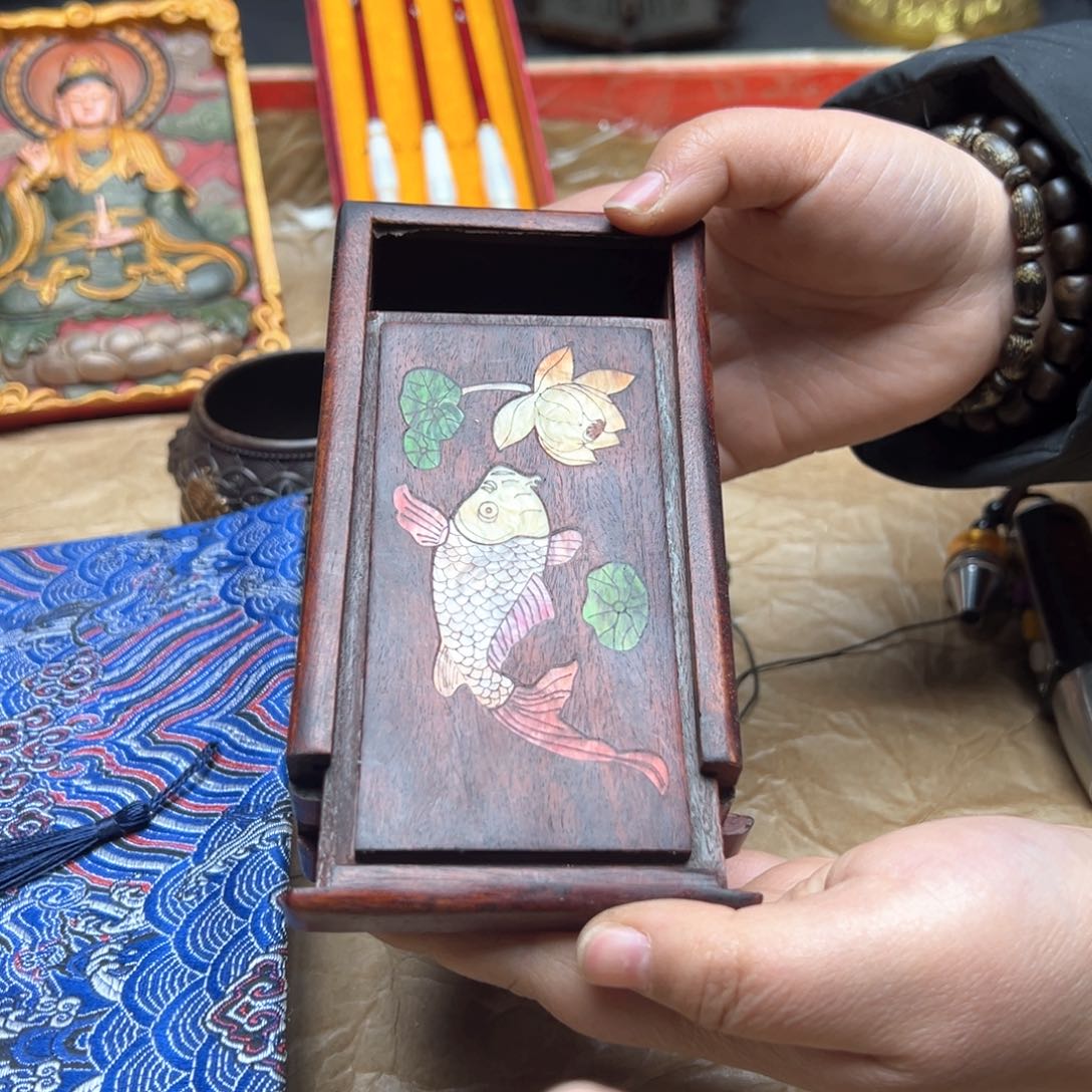 大叶紫檀（黑酸枝木类）