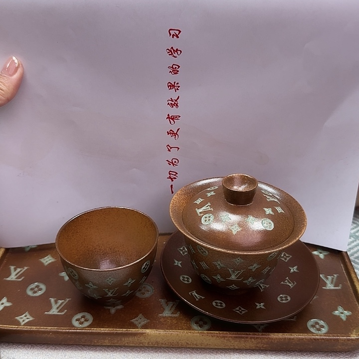 断***…龙泉手工制作工艺青瓷三才盖碗共两件