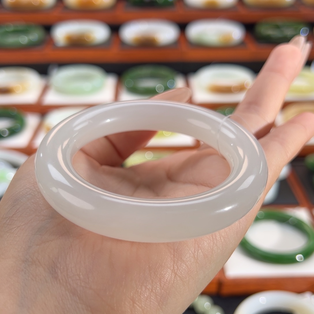 和田玉手镯未镶嵌小****～