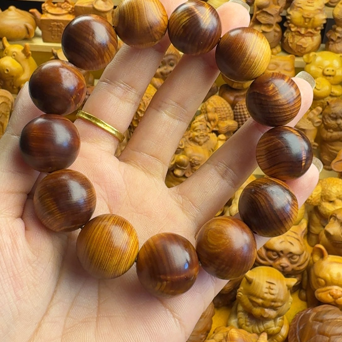 小***福柏木（崖柏）崖柏1.8手串，一物一拍