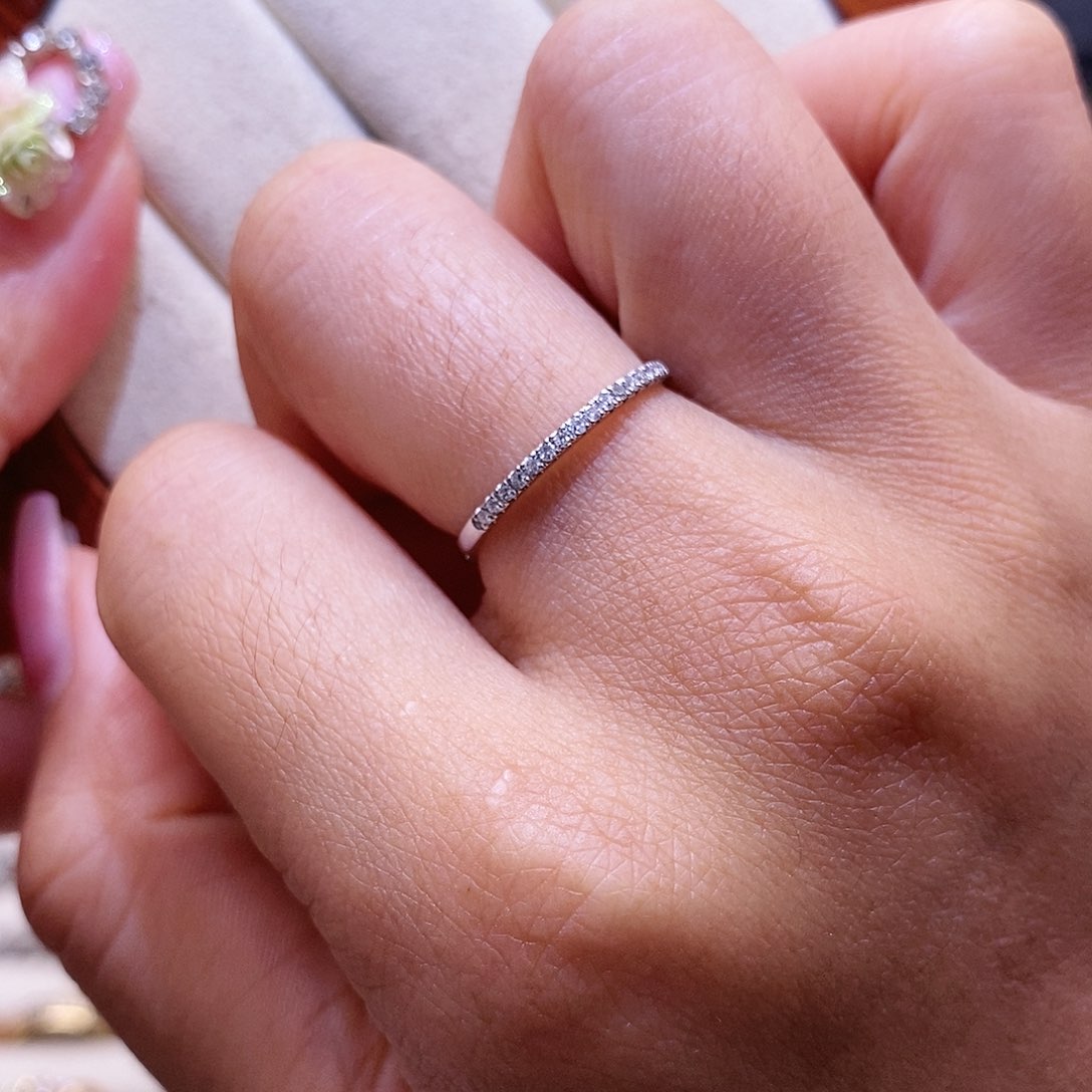 钻石戒指/指环铂Pt950镶嵌10分排戒铂金款