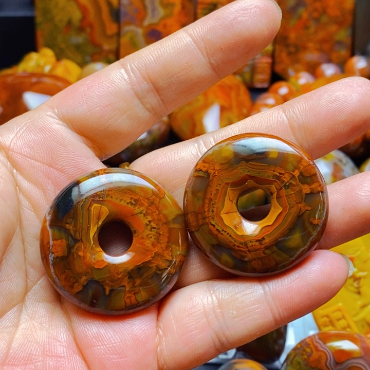 自***然玛瑙/玉髓颈饰未镶嵌