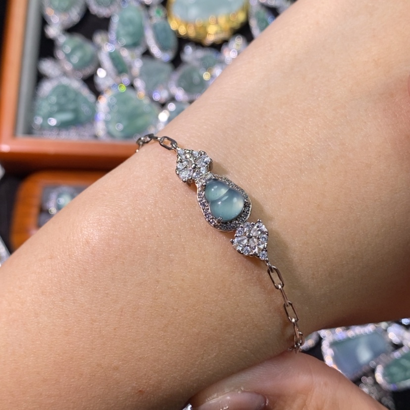 【闪购商品】翡翠颈饰未镶嵌天然