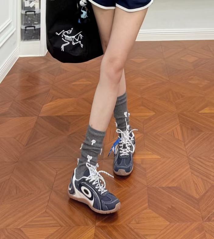 休闲板鞋透气板鞋春秋休闲风增高潮鞋