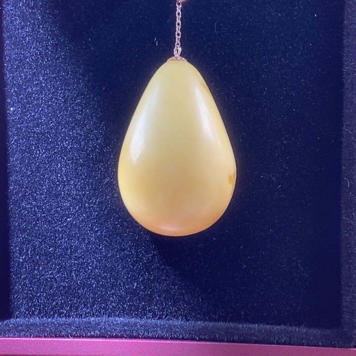 蜜蜡裸石未镶嵌配饰