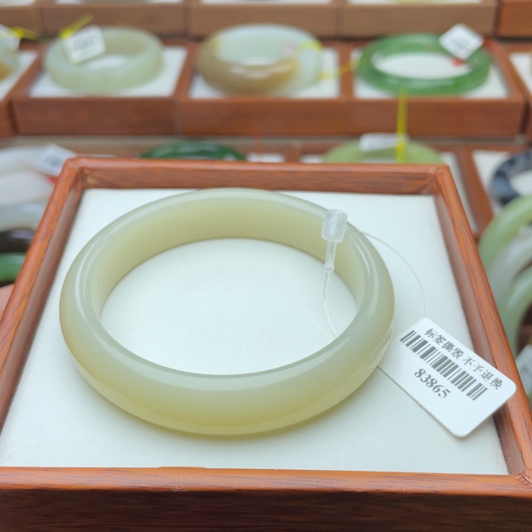 【闪购商品】和田玉手镯未镶嵌53.6