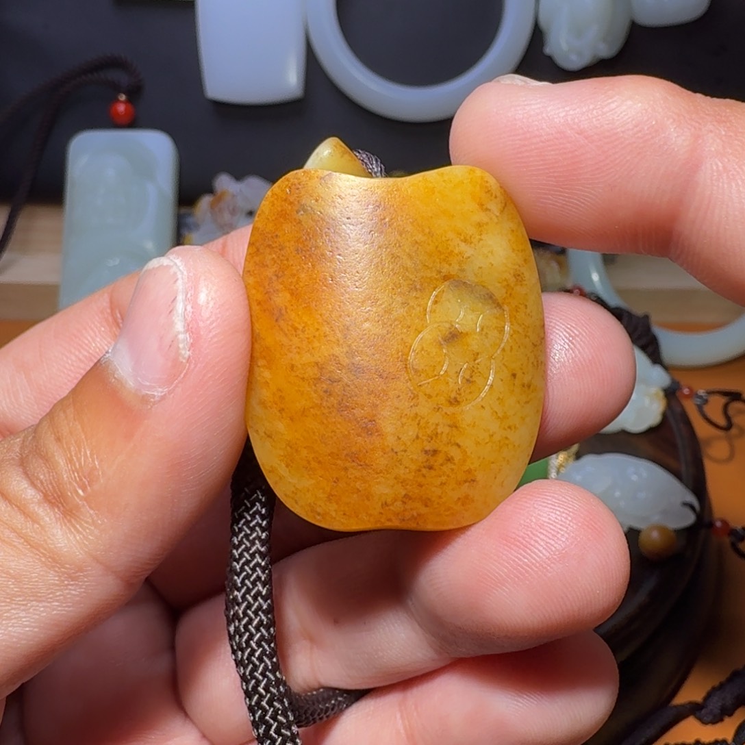 和田玉未镶嵌车挂