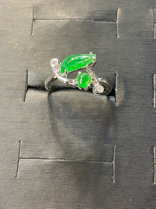 缅甸翡翠A，18k镶嵌介子