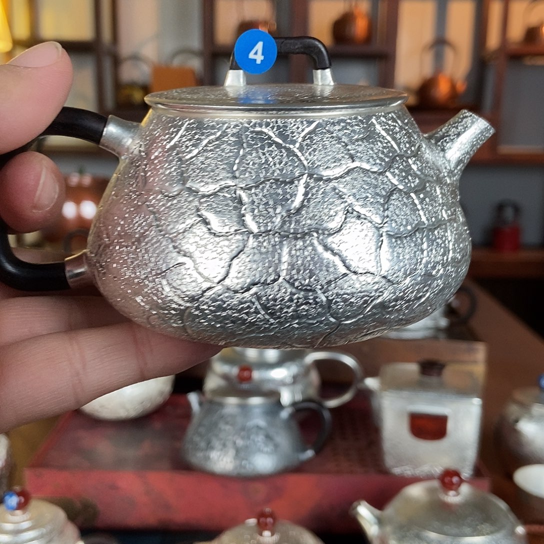 蒋***珍纯手工制作一铜壶制作
