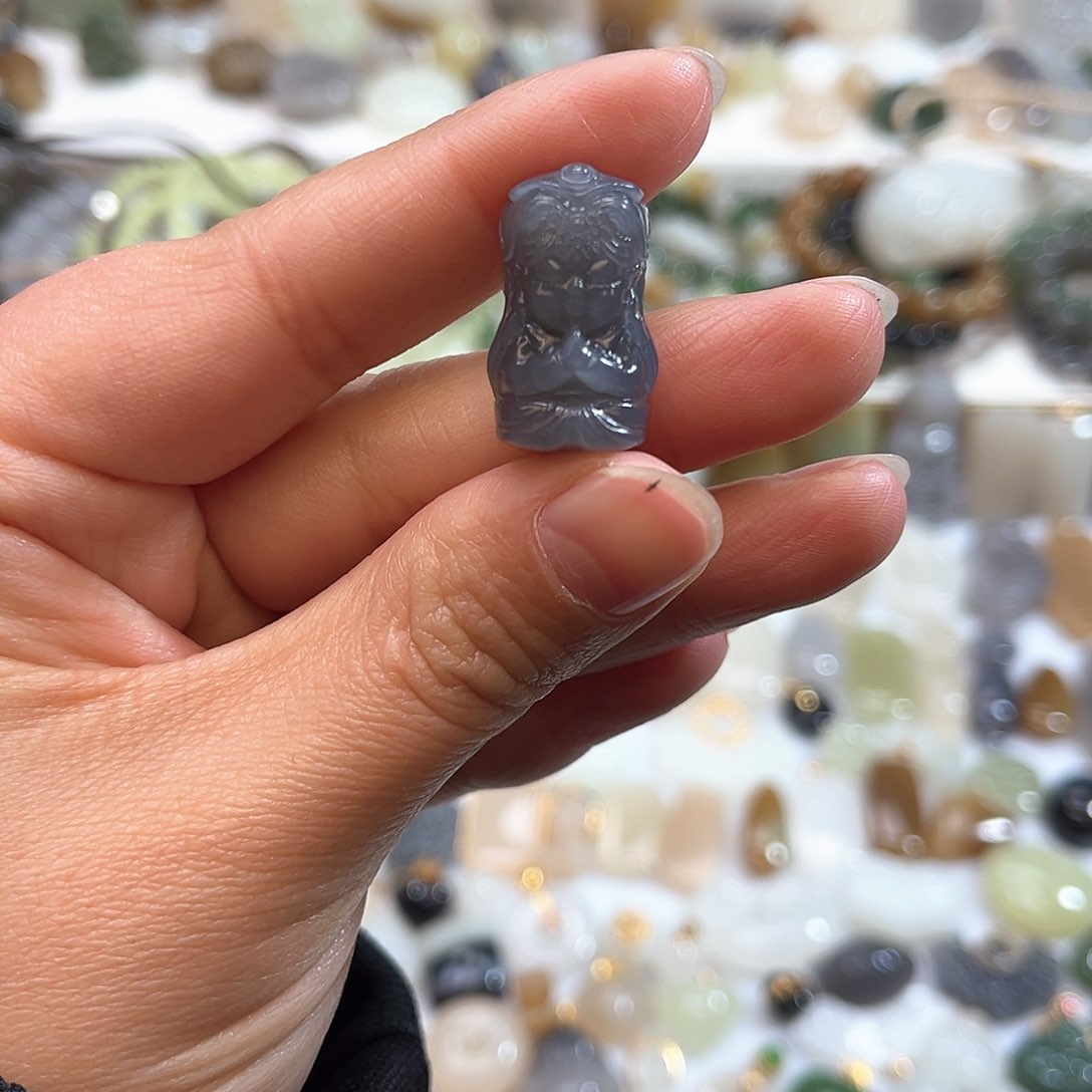 和田玉吊坠(赠链)未镶嵌玲****珑