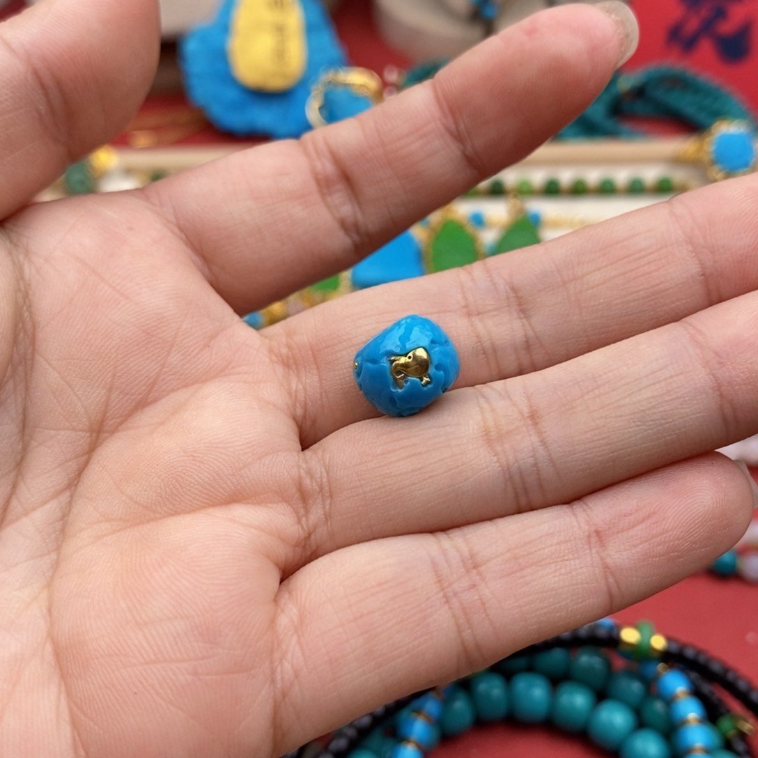 绿松石配饰未镶嵌