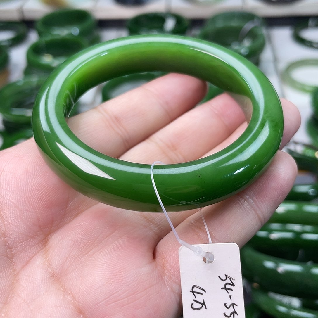 和田玉（碧玉）未镶嵌手镯