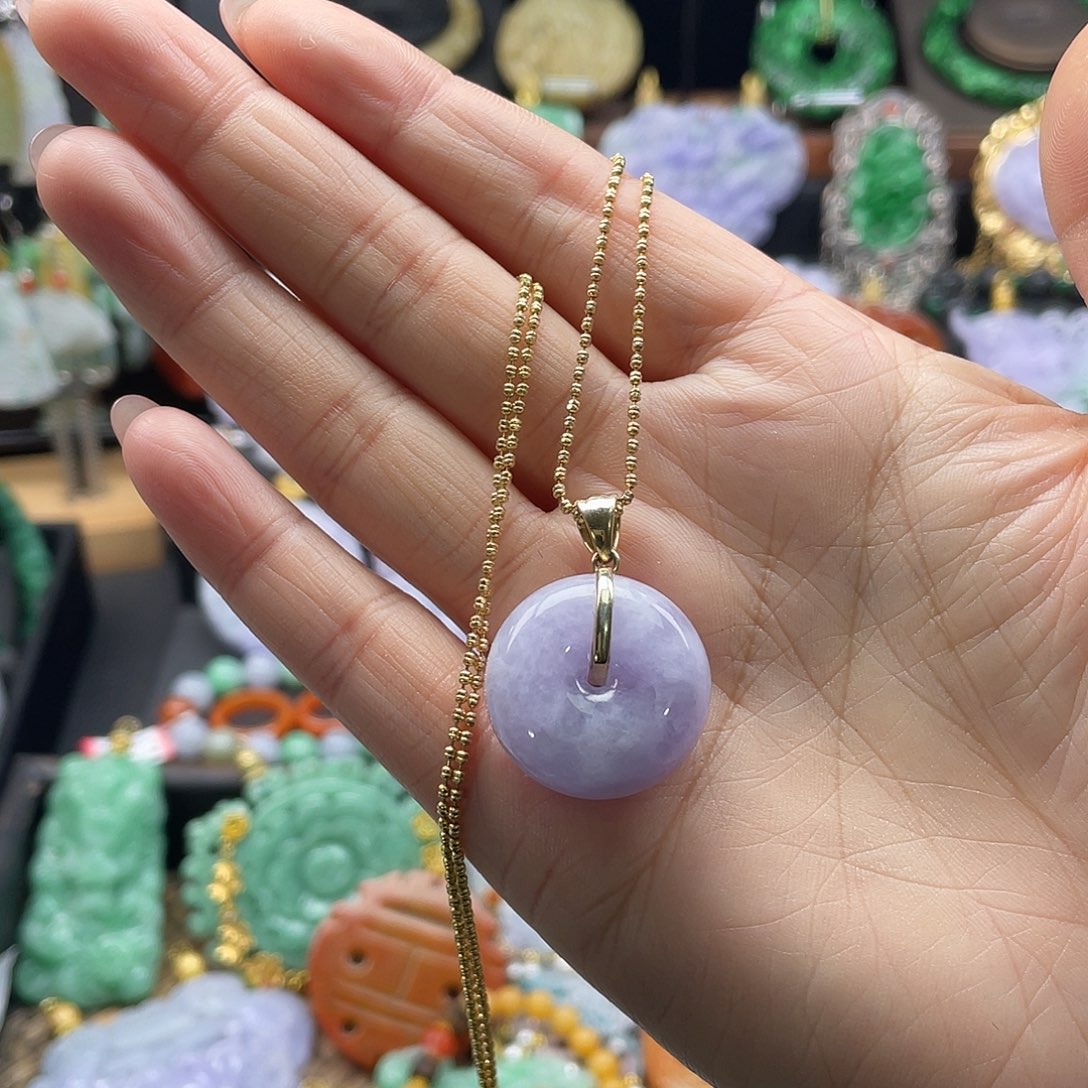 翡翠未镶嵌颈饰待编织