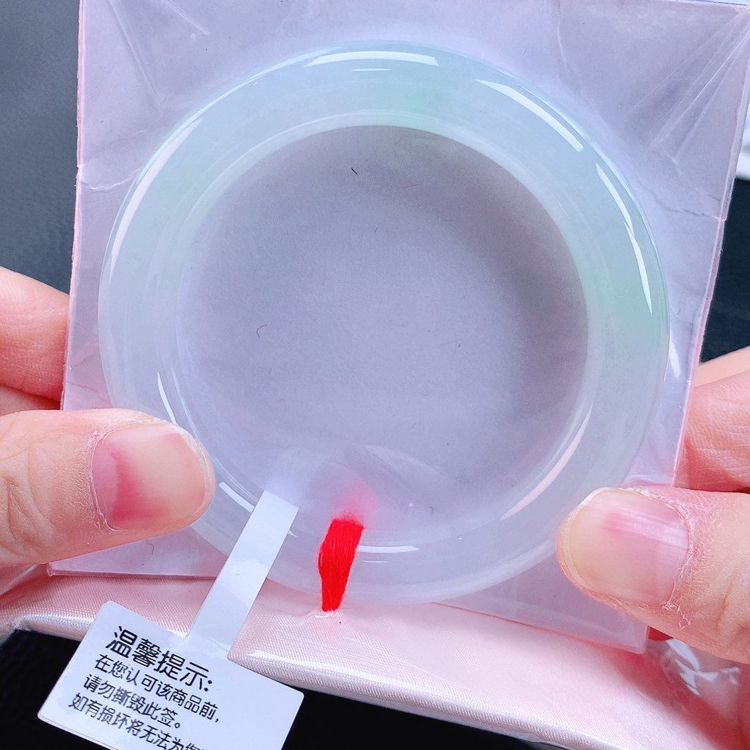 未镶嵌手镯（圆镯）翡翠52冰透金丝绿