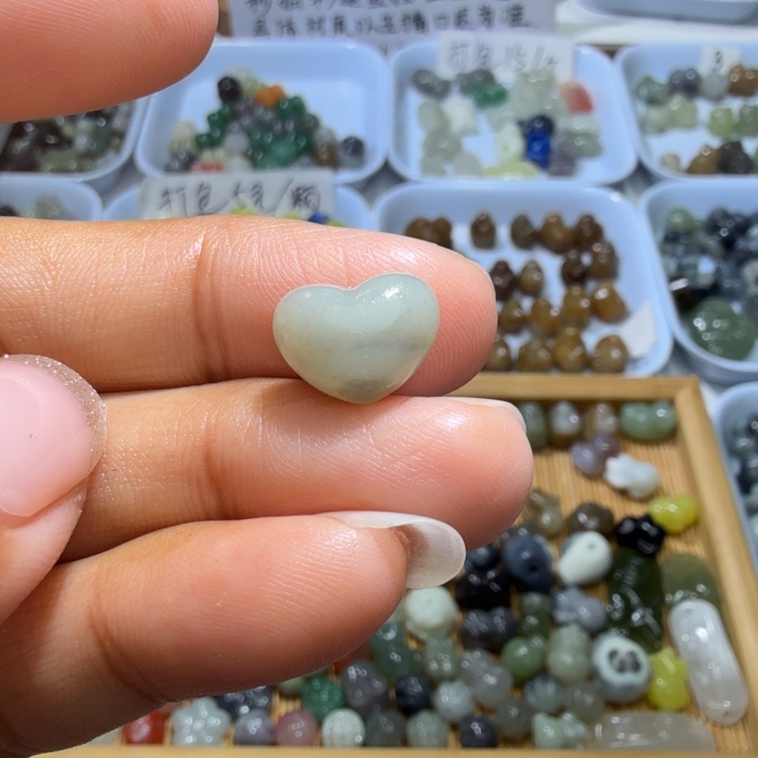 和田玉未镶嵌珠宝奇石