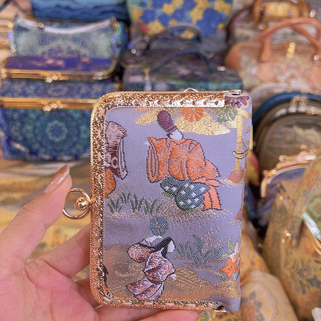 蚕丝捡漏卡包不退换