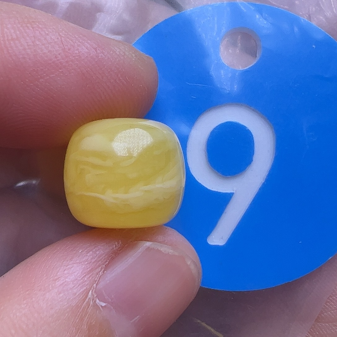 未镶嵌蜜蜡裸石12.5mm花粉