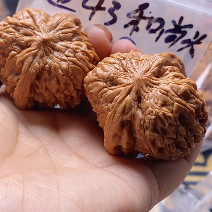 …***爱文玩核桃吊坠和尚头