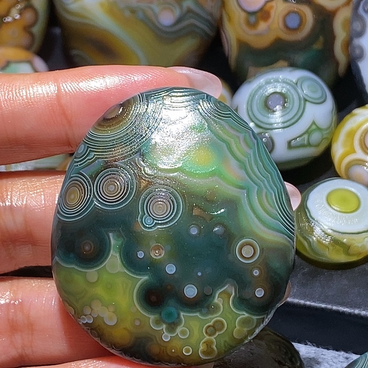 玛瑙/玉髓未镶嵌珠宝奇石