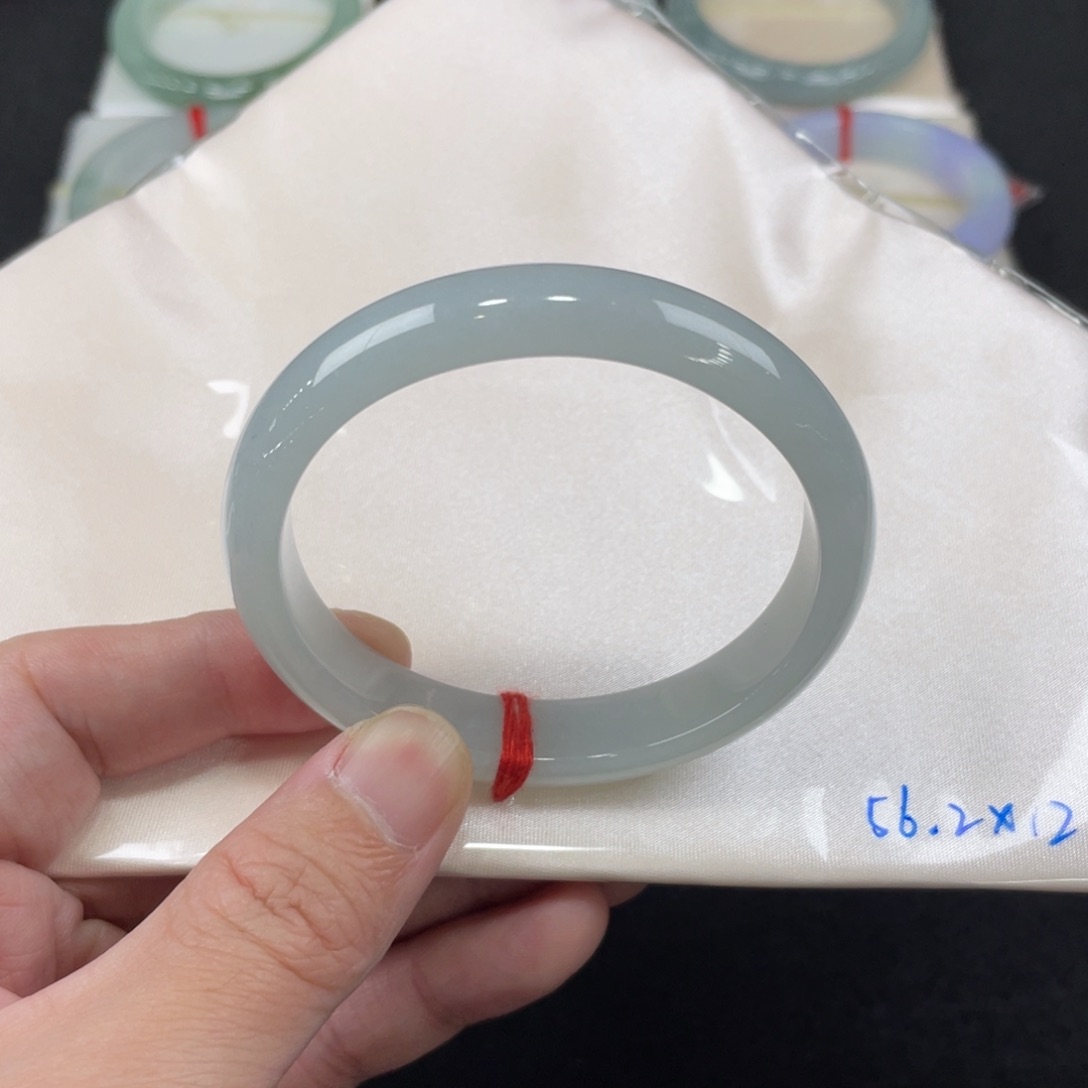 翡翠手镯未镶嵌56.2贵妃