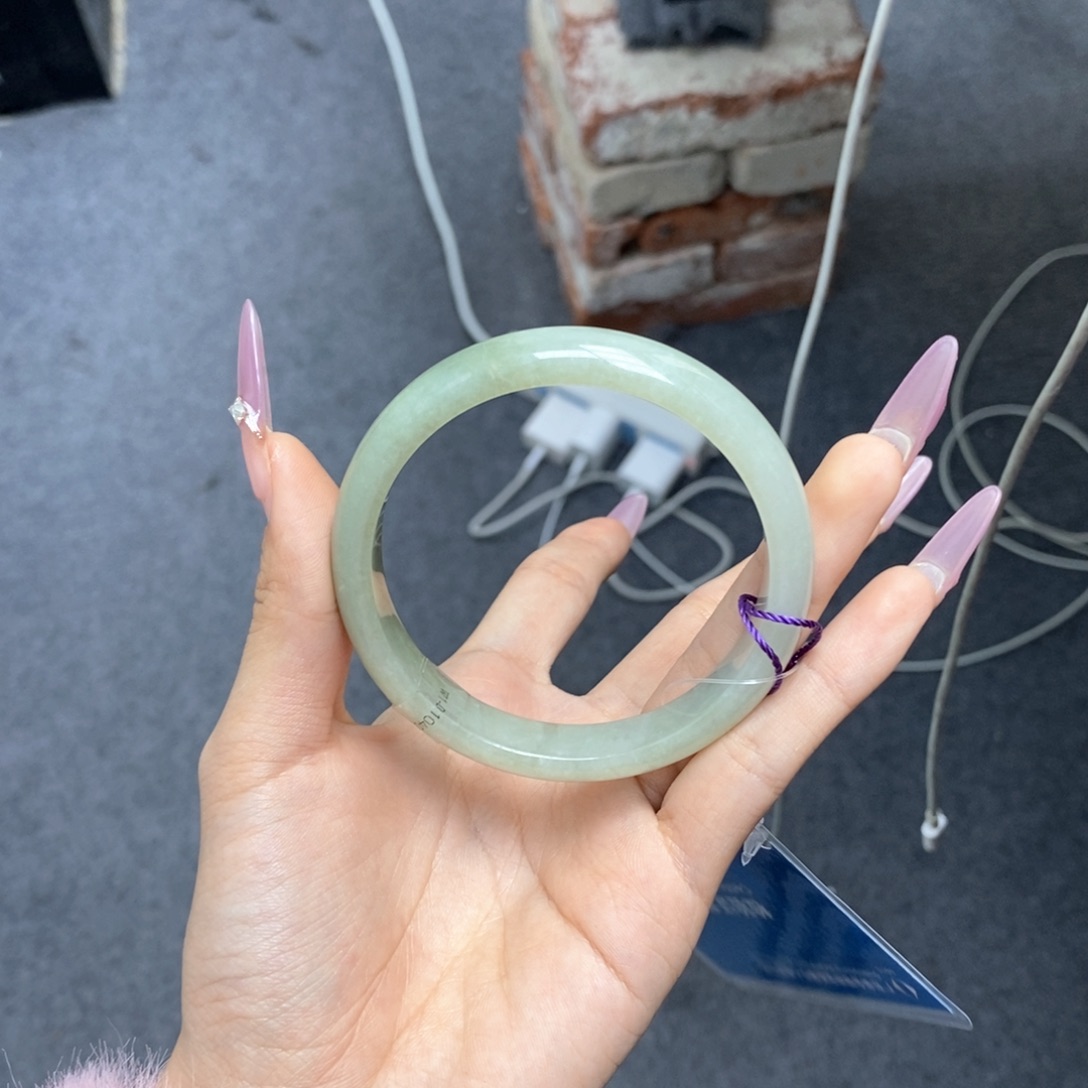 翡翠手镯未镶嵌55圈口