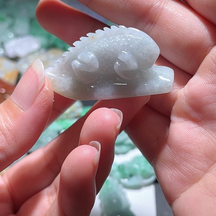 颈饰未镶嵌翡翠天