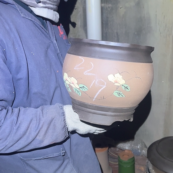 紫砂紫砂花盆和花盆之间