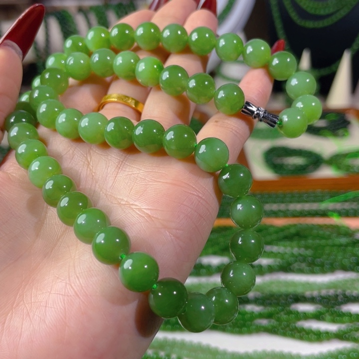 和田玉（碧玉）颈饰未镶嵌