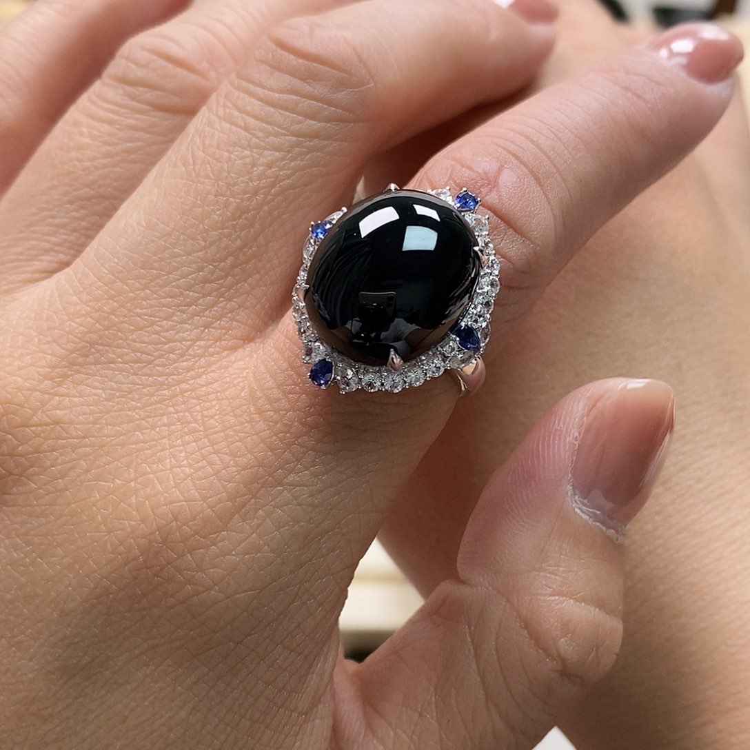 翡翠戒指18K金镶嵌墨翠