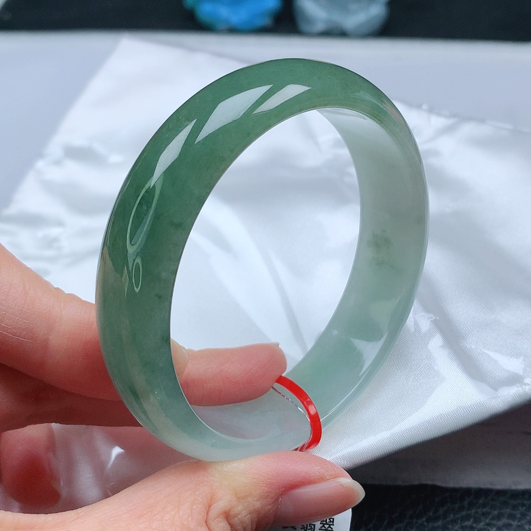 翡翠手镯未镶嵌59圈
