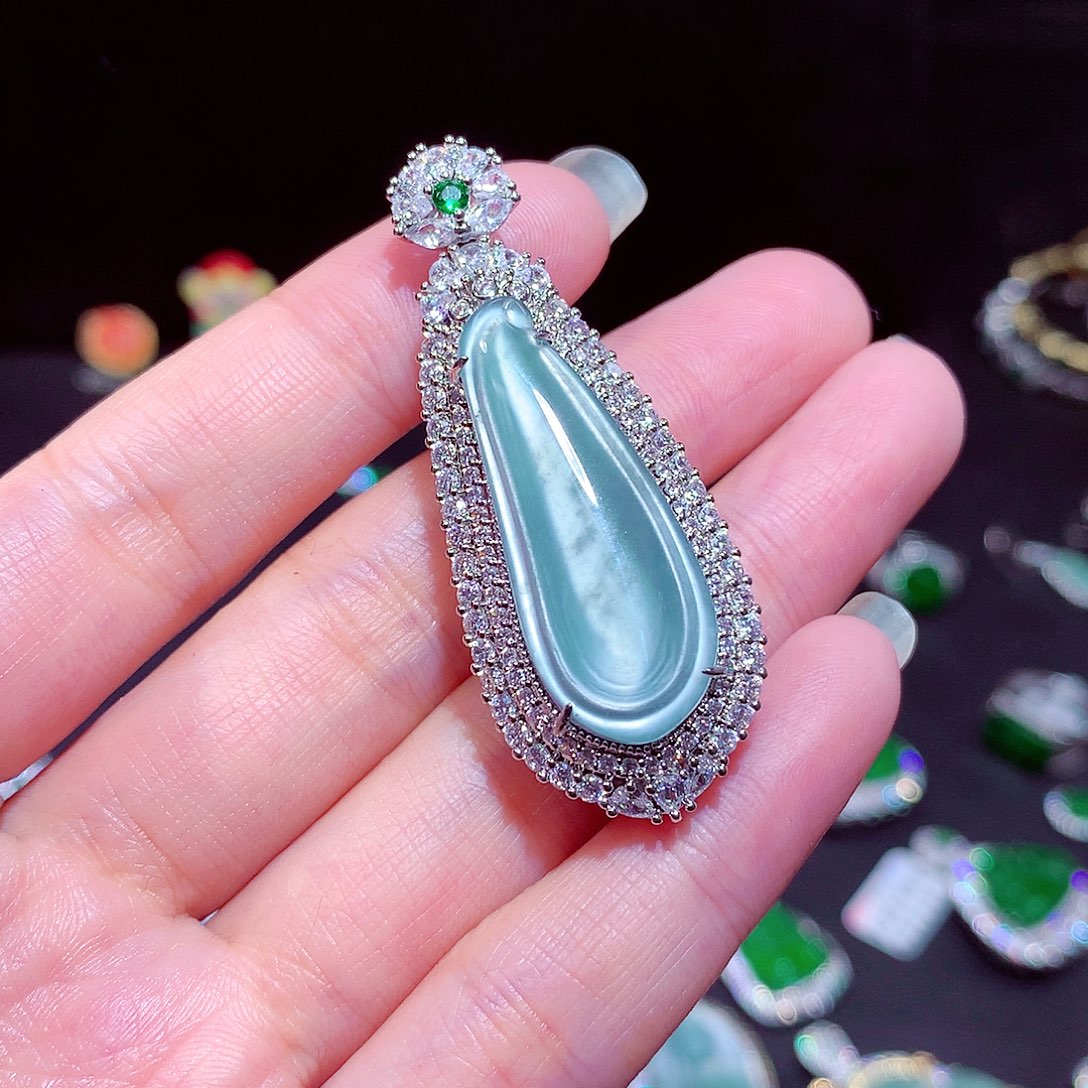 【闪购商品】翡翠吊坠(不含链)未镶嵌