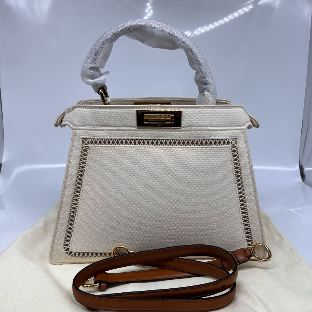 95新 FENDI/芬迪 芬迪peekaboo中号斜挎包 11847
