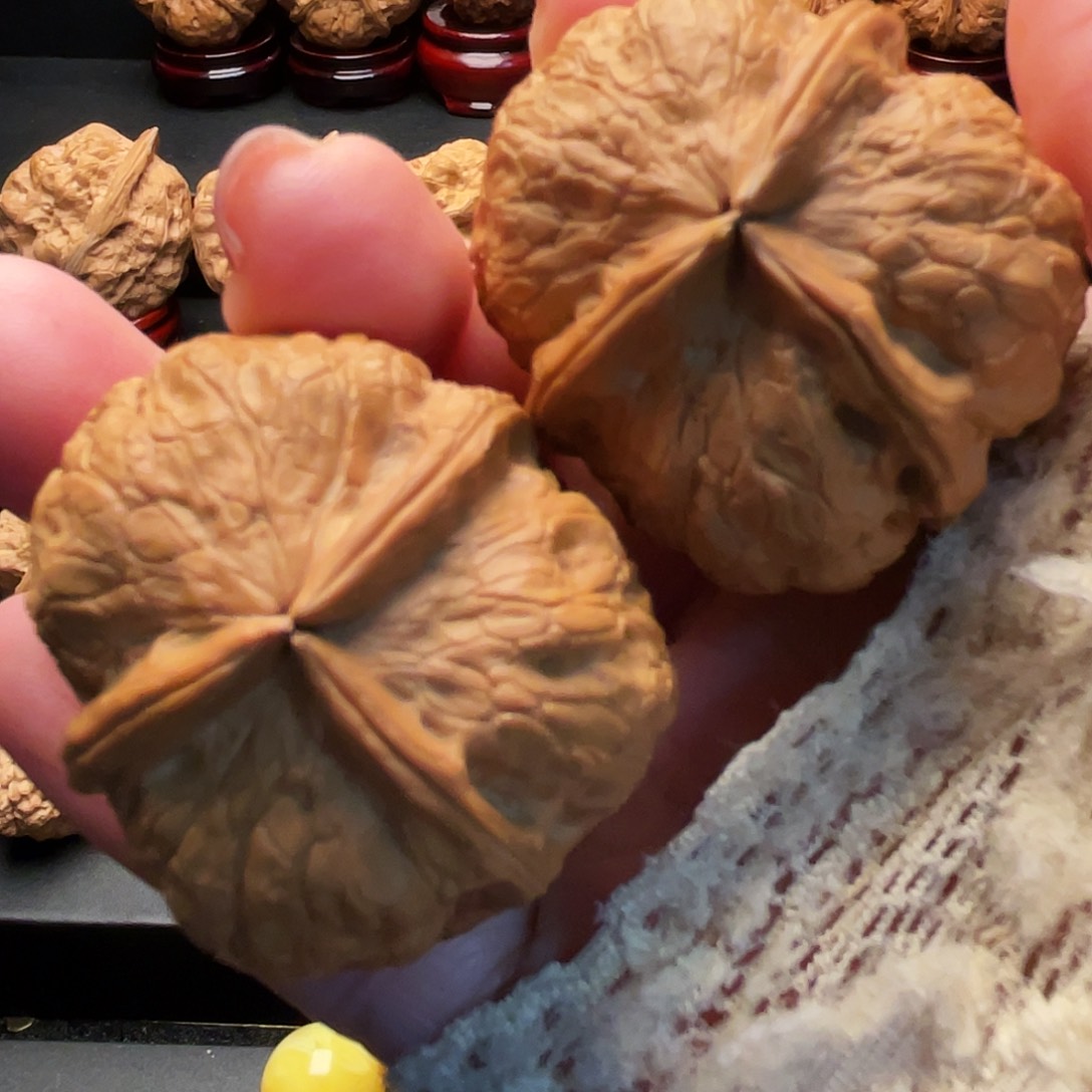 文玩核桃吊坠金炸三……