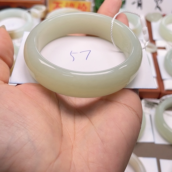 未镶嵌手镯和田玉