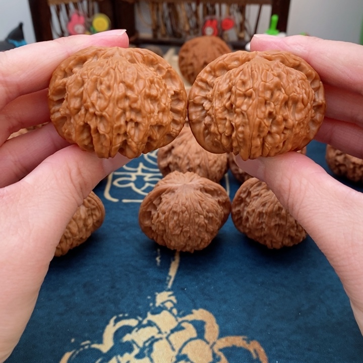 文玩核桃把件闷白46