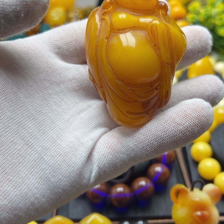 琥珀未镶嵌颈饰蜜蜡