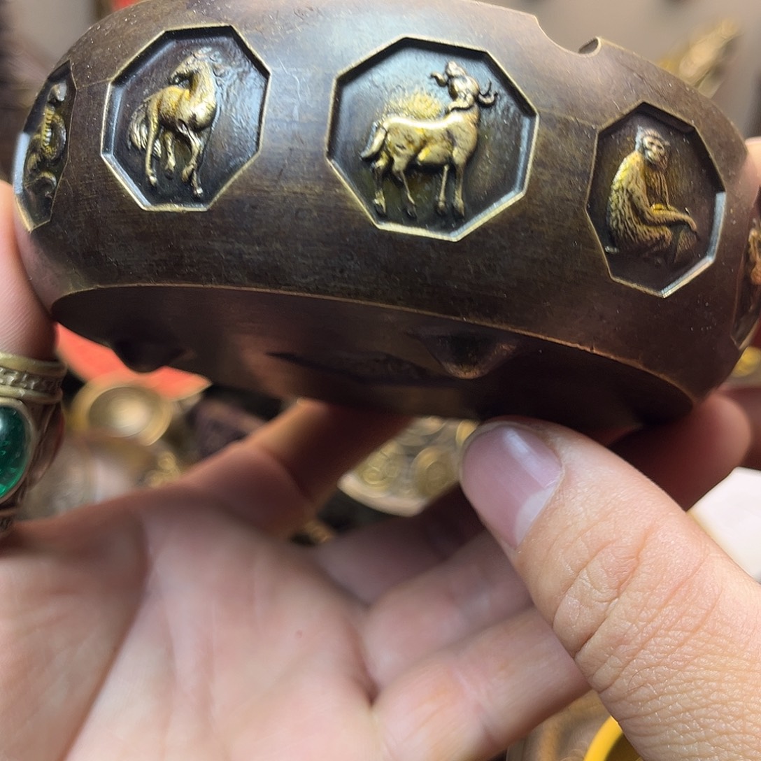 精美铜器工艺品等