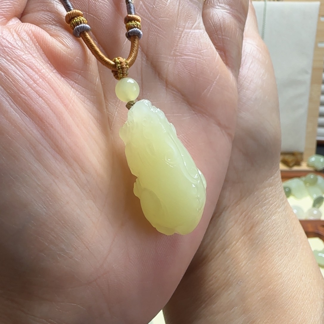 和田玉颈饰未镶嵌