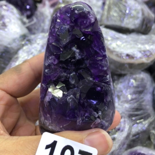 紫晶天然水晶摆件未镶嵌