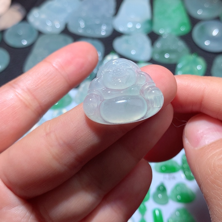 翡翠颈饰未镶嵌天然翡翠佛公