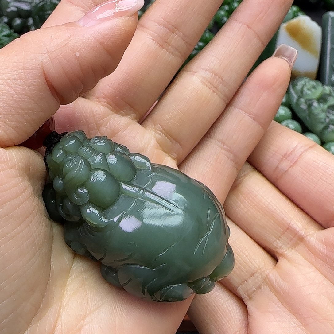 和田玉未镶嵌珠宝奇石