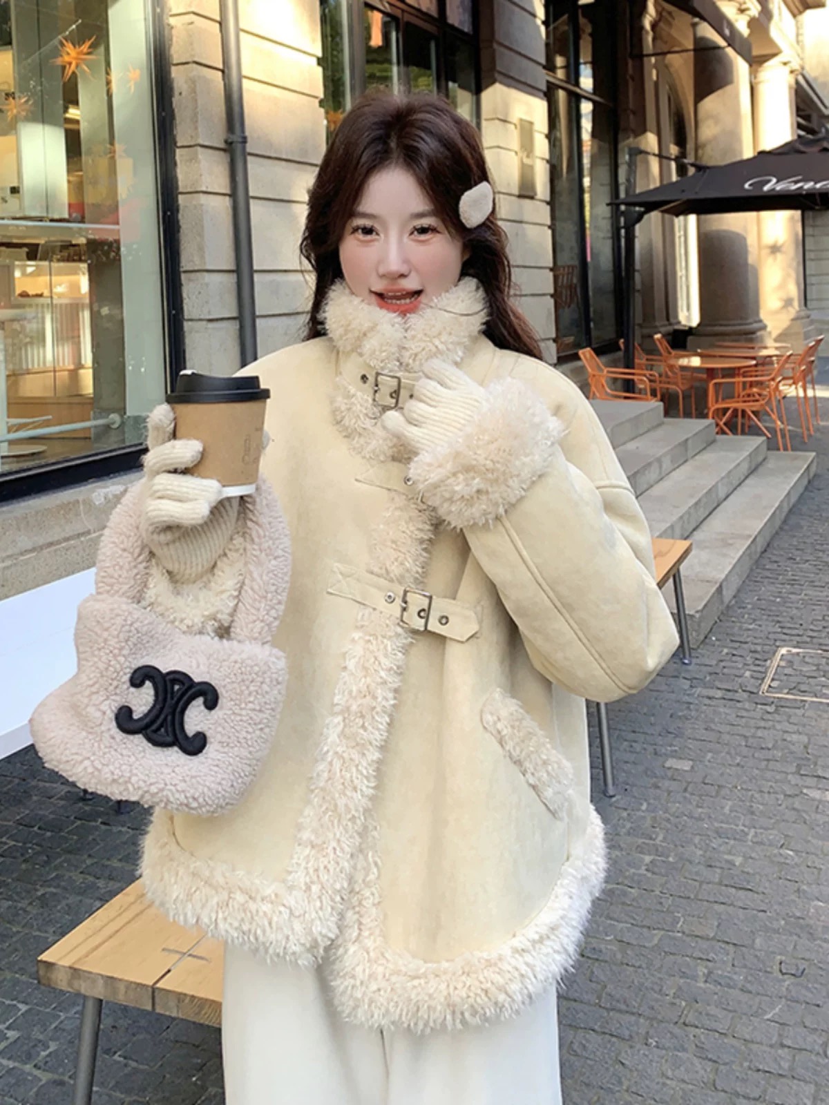 奶呼呼黄色外套女冬季2025新款独特超好看短款棉服