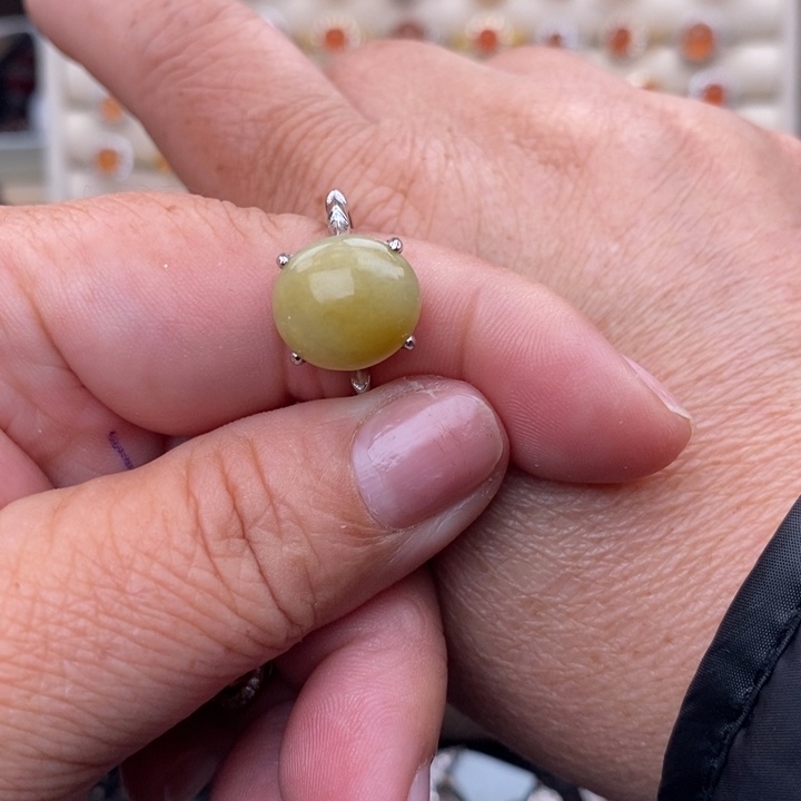 未镶嵌戒指翡翠r****店缅甸