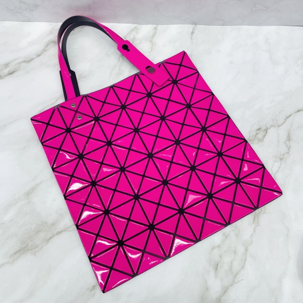 95新/三宅一生/市场价20000/包包/250320XZ0032