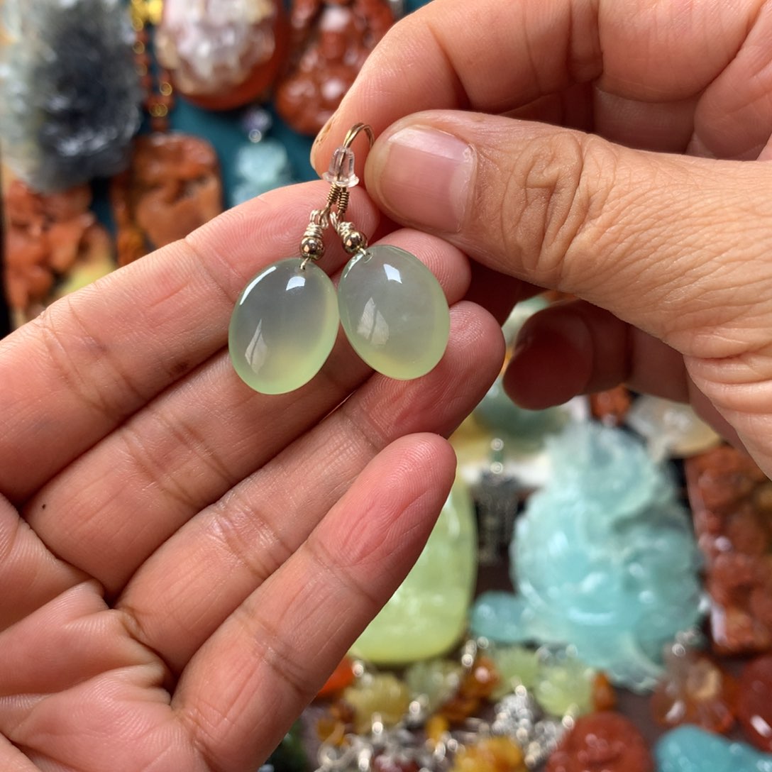 蛇纹石玉耳坠未镶嵌