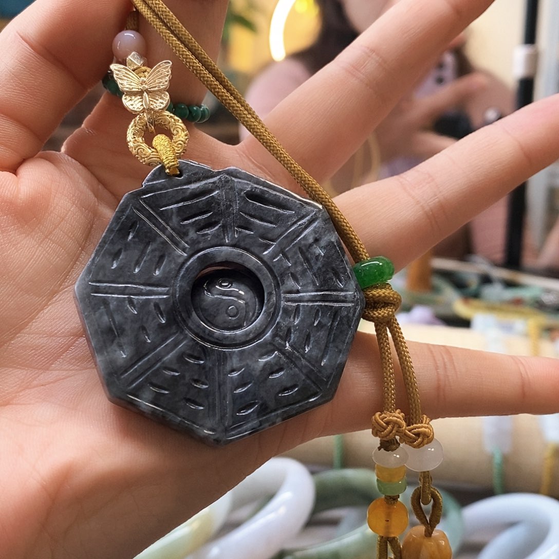 翡翠颈饰未镶嵌翡翠挂件