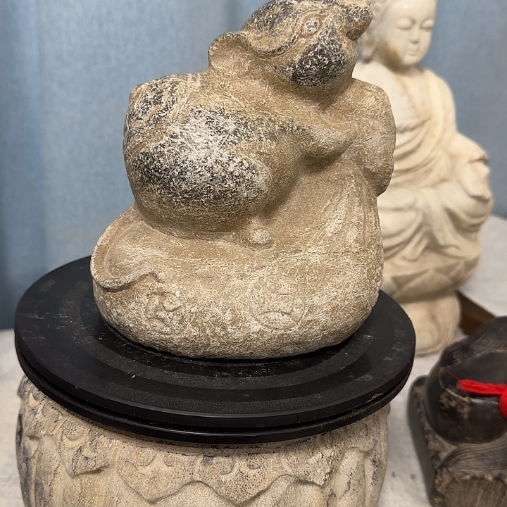 用***6石材狮子……狮子吼